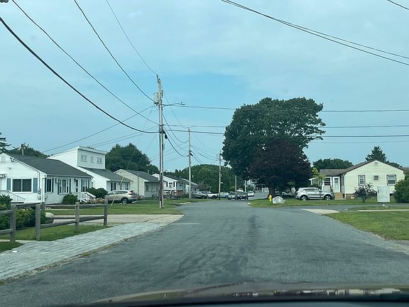 3rd image of 40 Durkin Dr