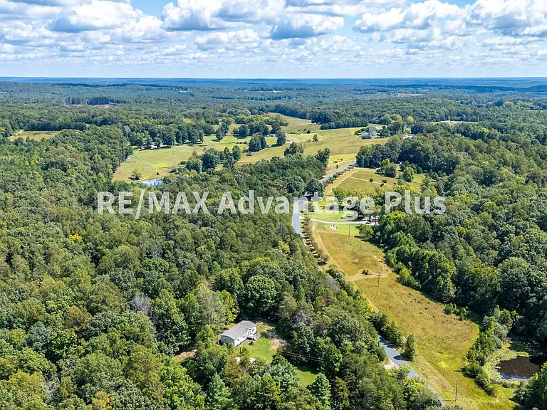 1407 Paradise Rd — Photo 40