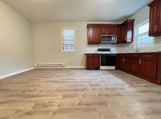 78 E 22nd St #3E, Bayonne, NJ 07002
