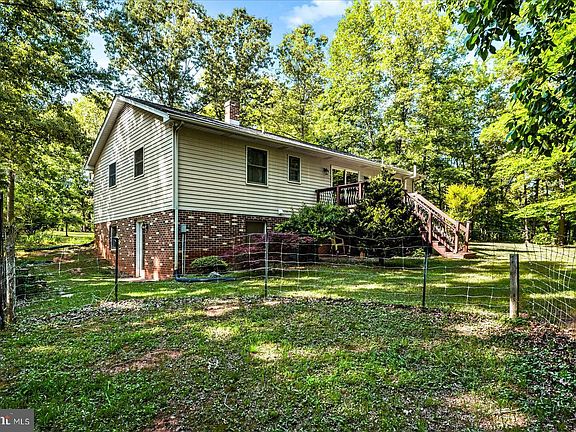 4th image of 804 Buggy Ln