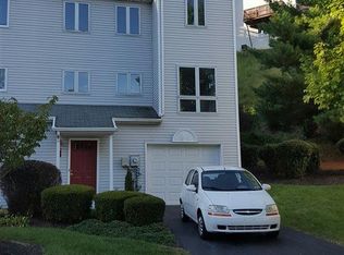 1763 Creek Vista Dr, New Cumberland, PA 17070