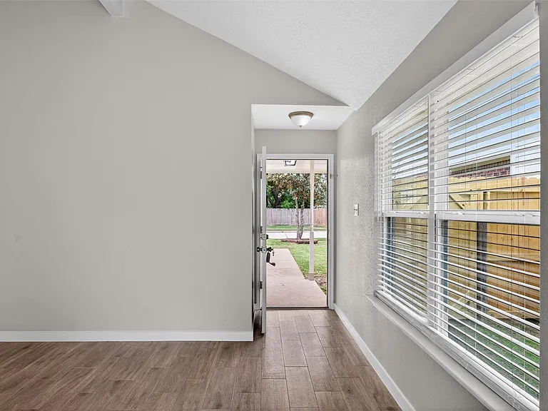 12534 Warrenwood Dr — Photo 4