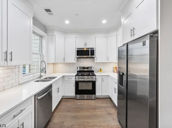 15 Riverbend Ct, New Providence Boro, NJ 07974