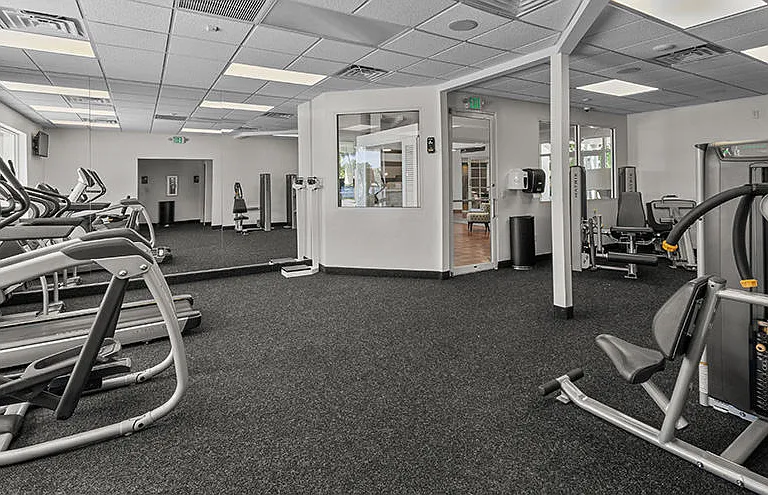 La Vue at Emerald Pointe — Photo 7