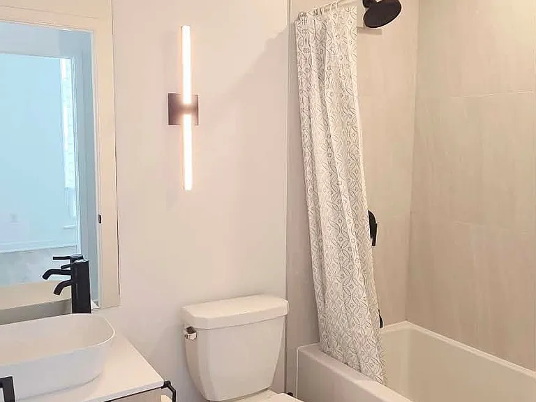 1185 Dupont St #904 — Photo 15