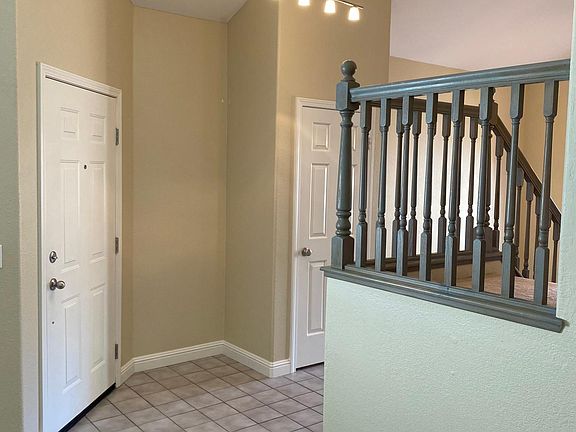 4th image of 621 Searles Way