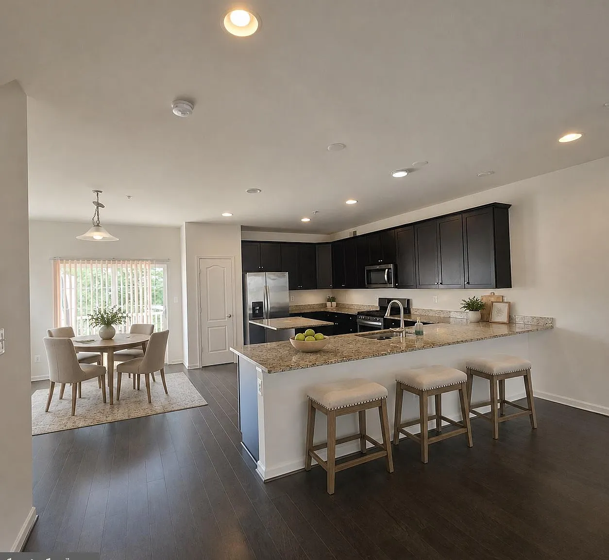 3 bed, 3.5 bath, 2450 sqft, $3,600 — Photo 4