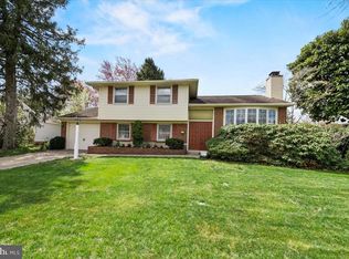 12 Green Tree Rd, Stratford, NJ 08084