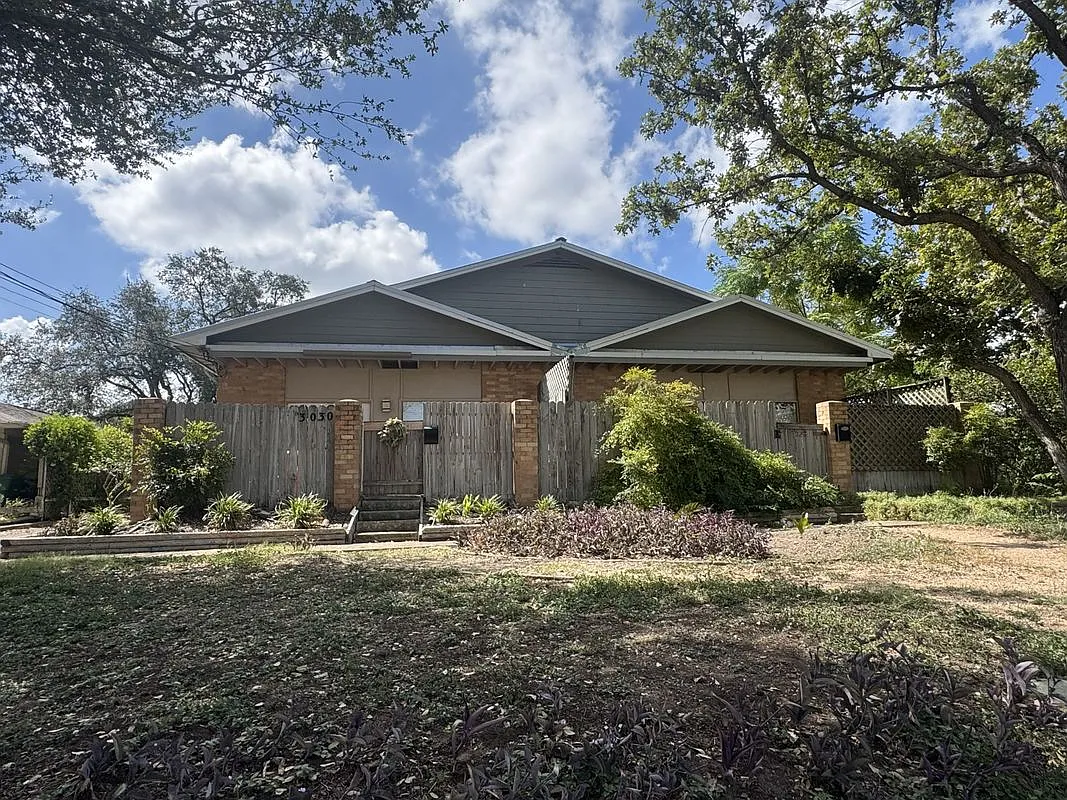 3 bed, 2.0 bath, 3234 sqft, $2,100 — Photo 1