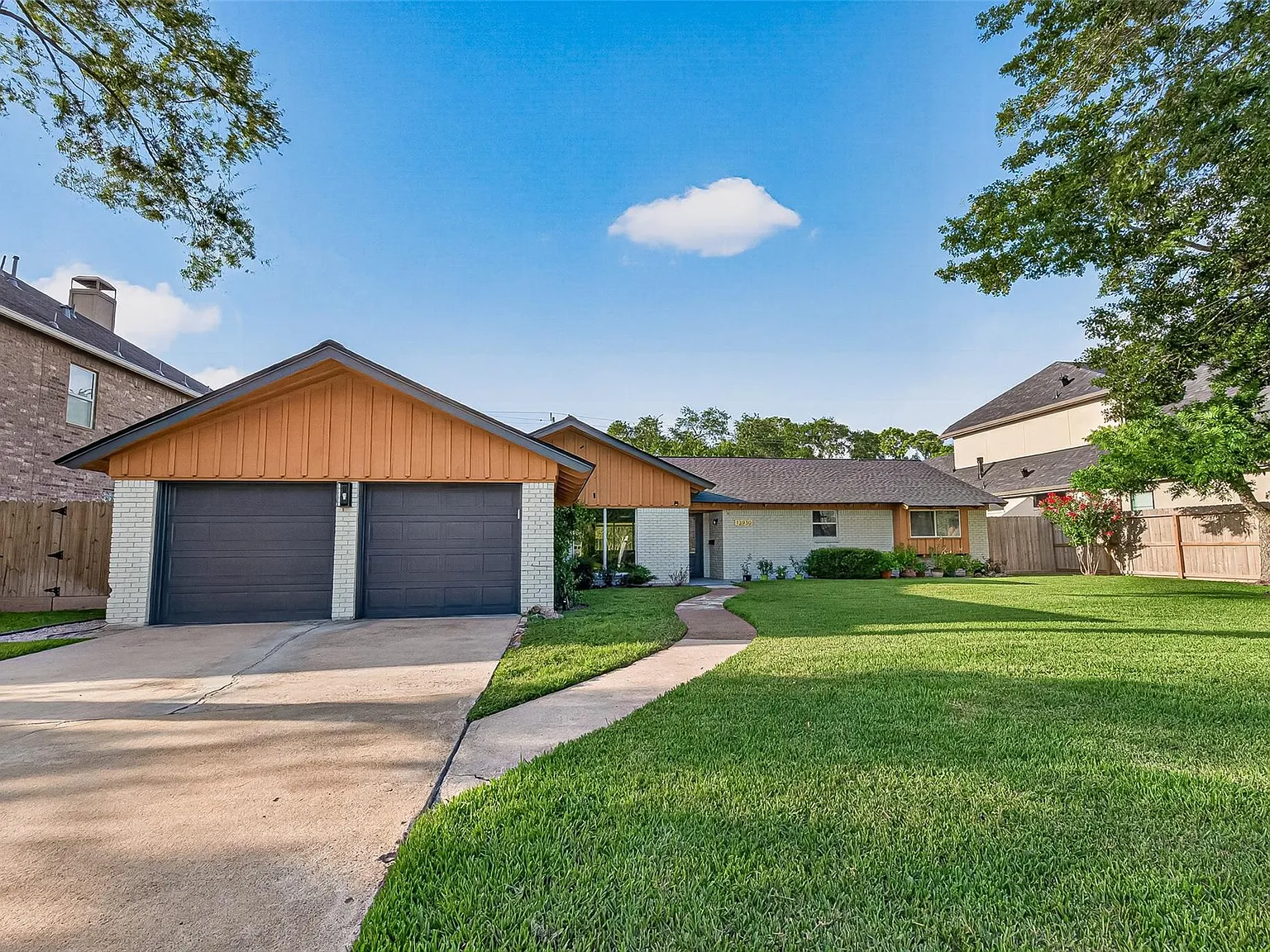 4 bed, 3.0 bath, 2153 sqft, $3,800 — Photo 3