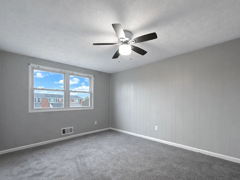 1005 Kayden Ln — Photo 7