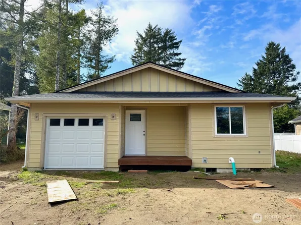 957 Cascade Avenue SW, Ocean Shores, WA 98569