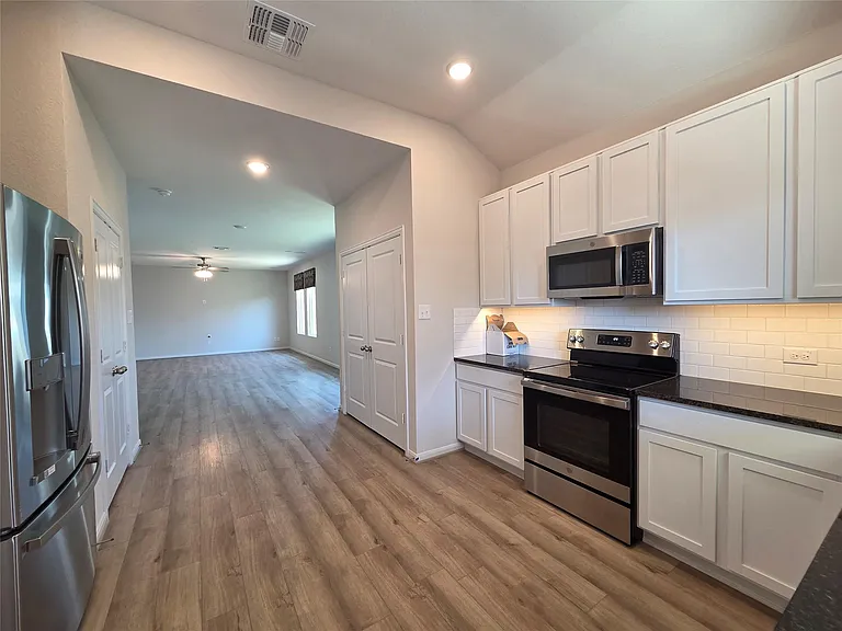 8902 Grand Western — Photo 20