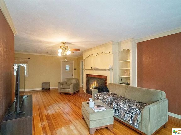4th image of 1616 W Crawford St