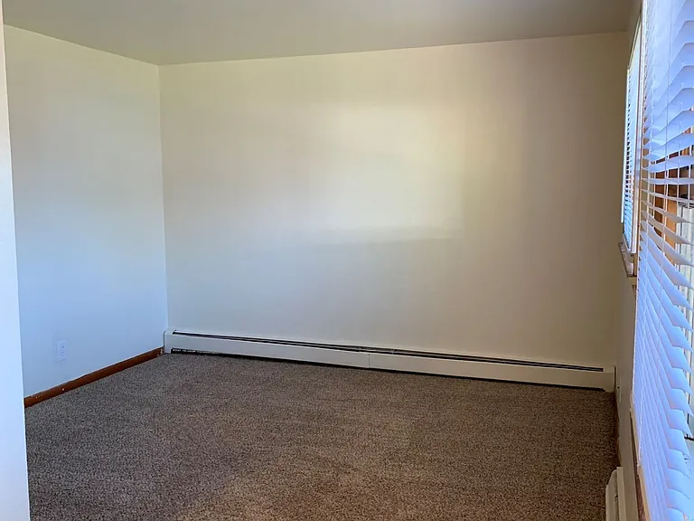 2025 6th Ave #3 — Photo 9