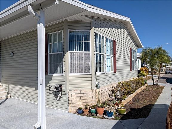 2nd image of 34709 LAKE DRIVE N