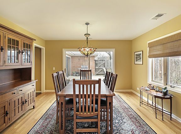 5th image of 751 Orleans Dr