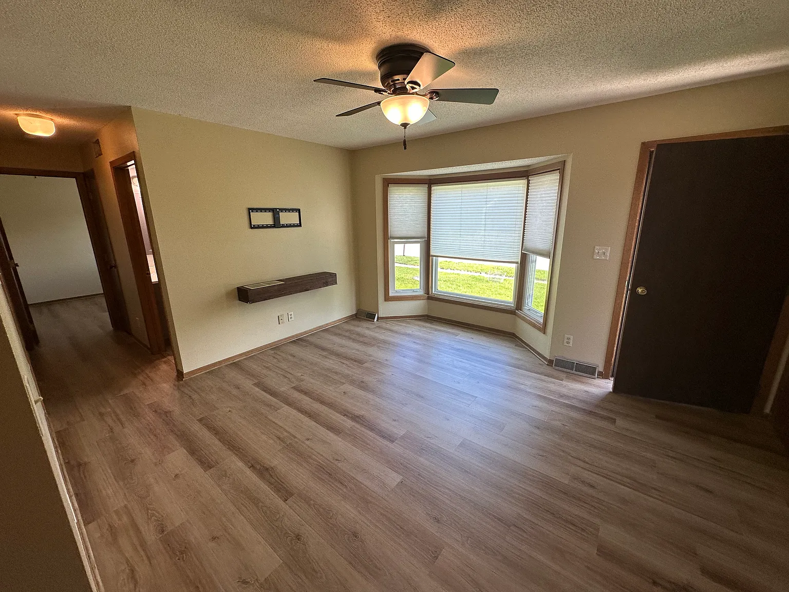 2 bed, 816 sqft, $1,575 — Photo 3
