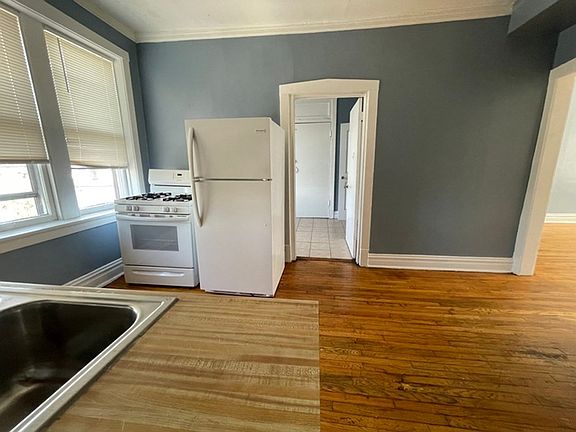 3rd image of 1158 S Mason Ave #D-3