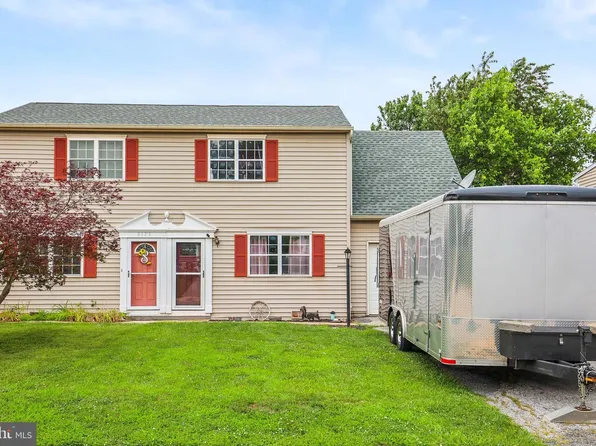 3173 Falcon Ln #82B, Dover, PA 17315