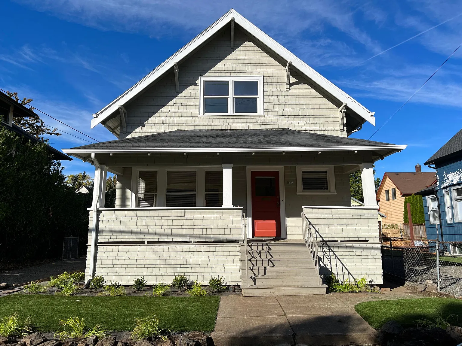 619 NE Stanton St — Photo 1