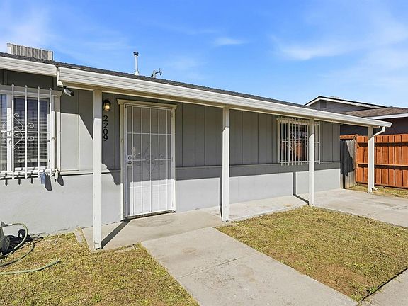 5th image of 2209 Meadowview Rd