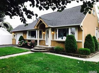45 Fulton Ave, Hicksville, NY 11801