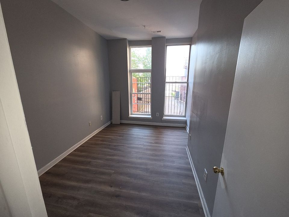 1st image of 102 W North Ave APT A