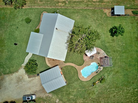 3rd image of 525 Wilson Rd