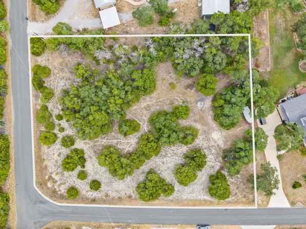 927 Debco Ln, Spicewood, TX 78669