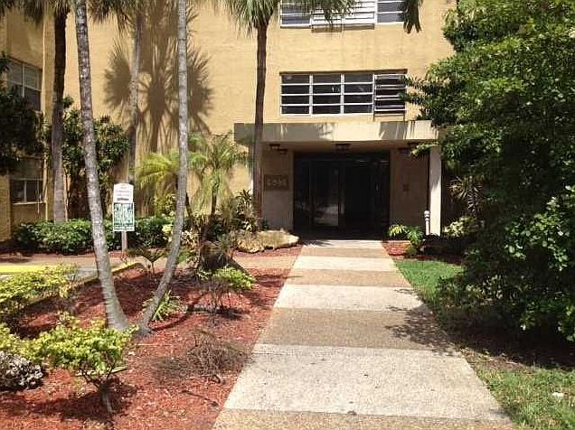 1st image of 6940 Miami Gardens Dr #1421