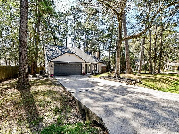 2nd image of 21 Edgewood Forest Ct