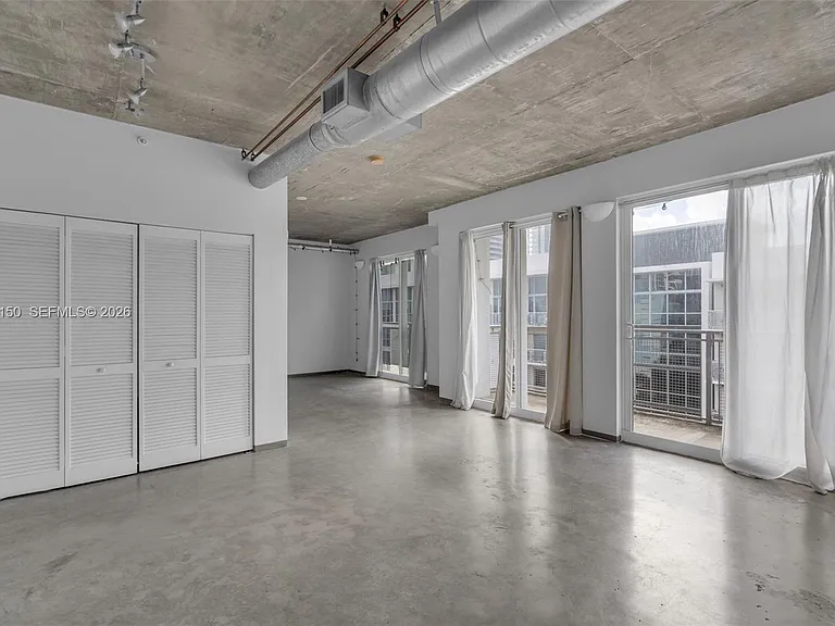 455 NE 25th St #333 — Photo 4