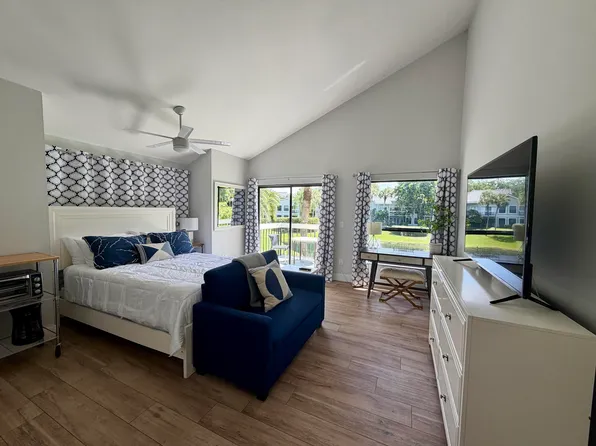 11863 Wimbledon Cir, Wellington, FL