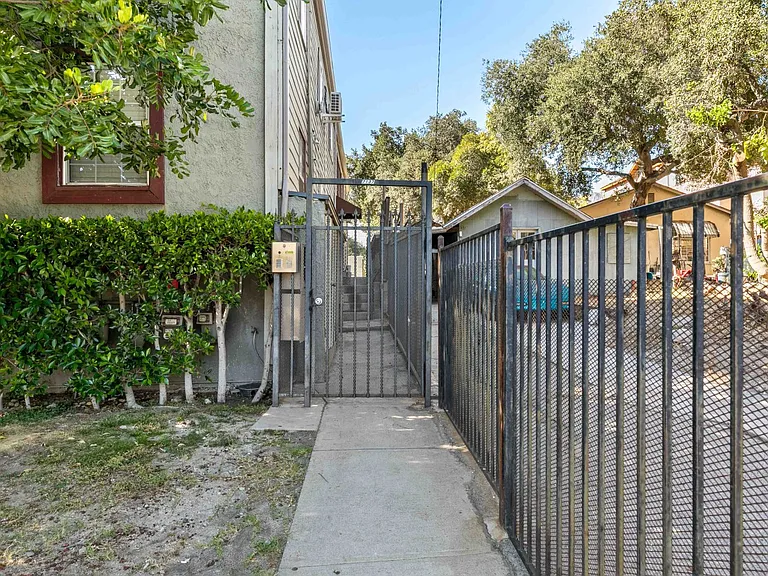 7137 Greeley St #4 — Photo 2