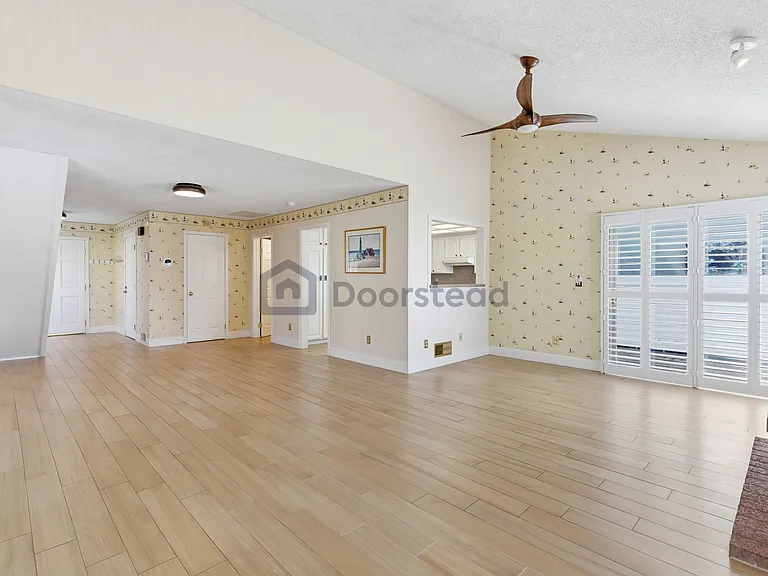145 Shoreline Dr — Photo 7