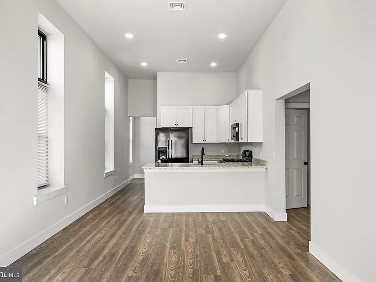 420 Chestnut St #2 — Photo 12