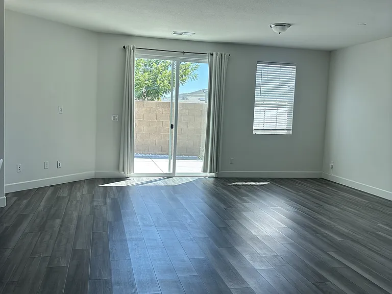 644 Belmont Dr — Photo 8