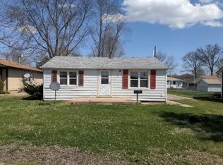 804 S Rosewood St, Effingham, IL 62401