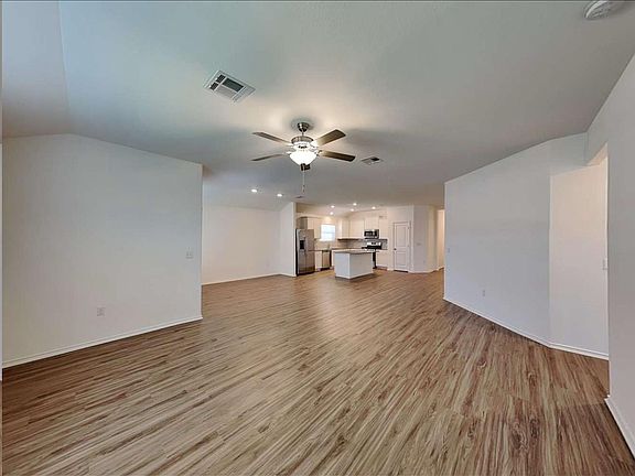 3rd image of 10504 Steinbeck Dr