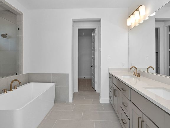 5th image of 6607 Sparkling Citrus St