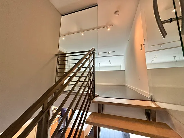 188 King St #401 — Photo 12