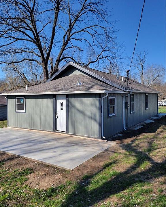 2nd image of 3033 N 33rd St
