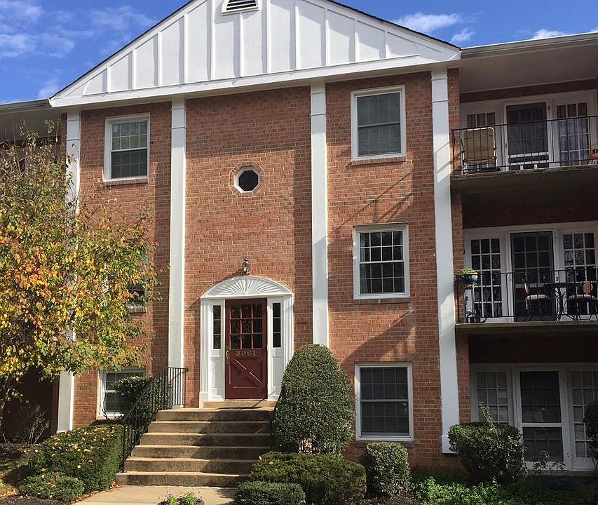 1st image of 3961 Lyndhurst Dr APT 204
