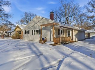 910 S Wabash Ave, Urbana, IL 61801