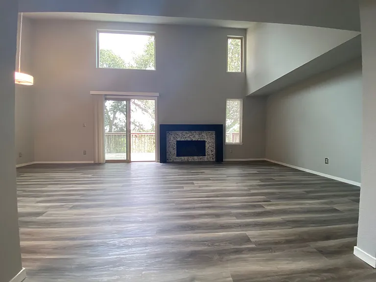4 Montsalas Dr — Photo 4