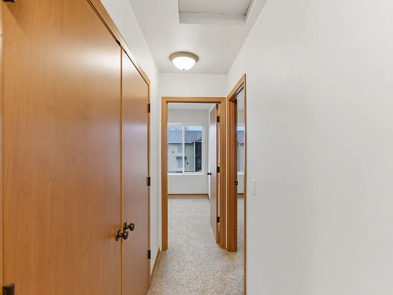 Oak Springs Apartments — Photo 38