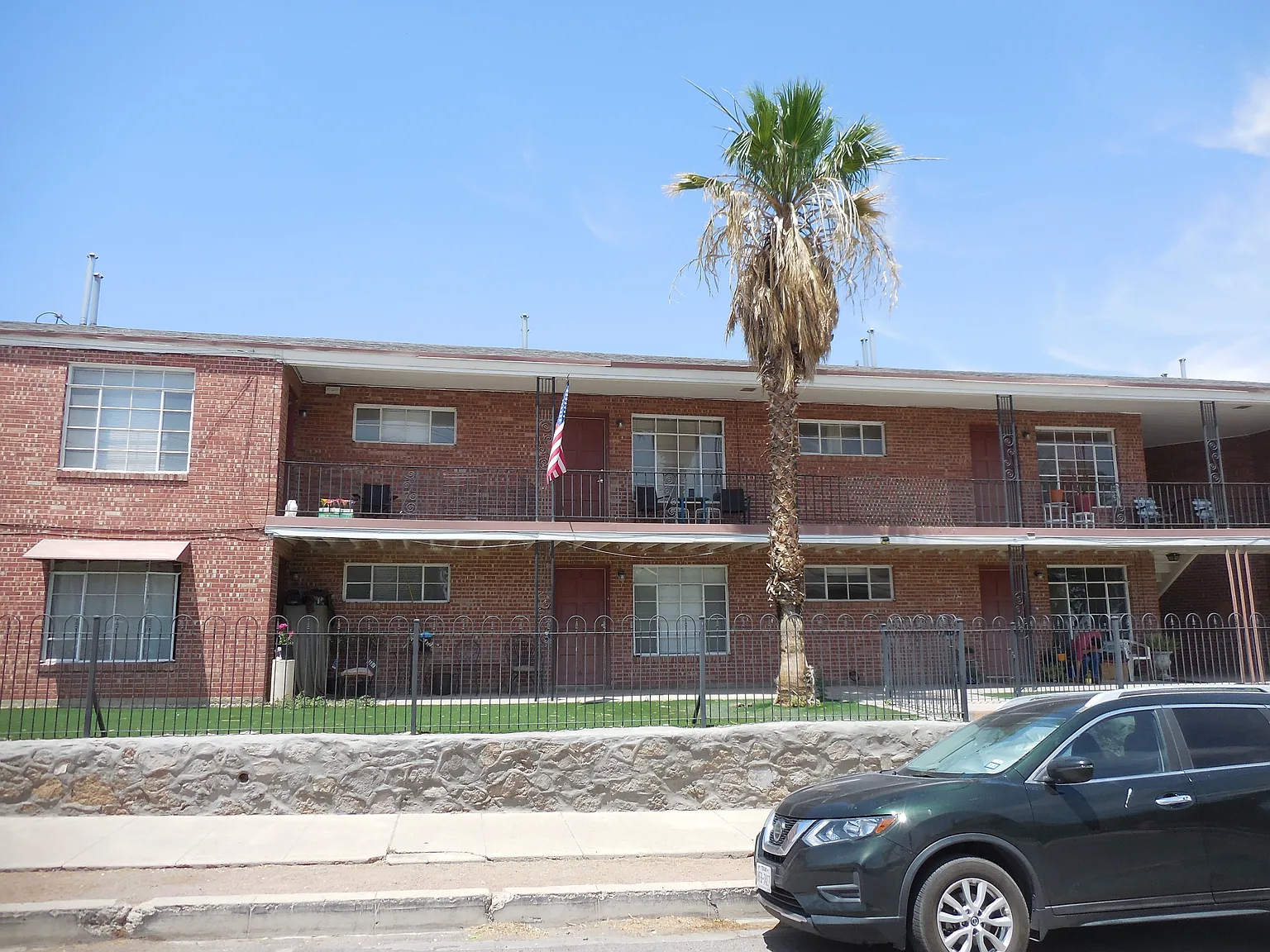 701 W Yandell Drive Unit 5 — Photo 1