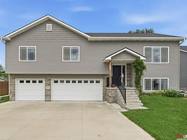 6121 S 97th St, Lincoln, NE 68526