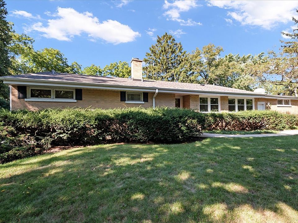 1st image of 100 Green Bay Rd